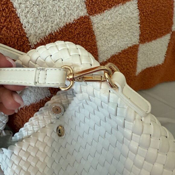 VICI Jessamine Woven Bag  in White - Picture 4 of 7